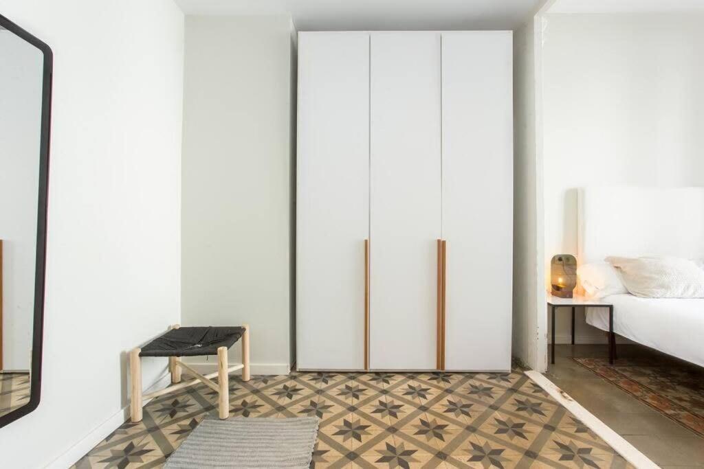 4Bedroom Apart With Balcony In Las Ramblas 3-2 Барселона Экстерьер фото